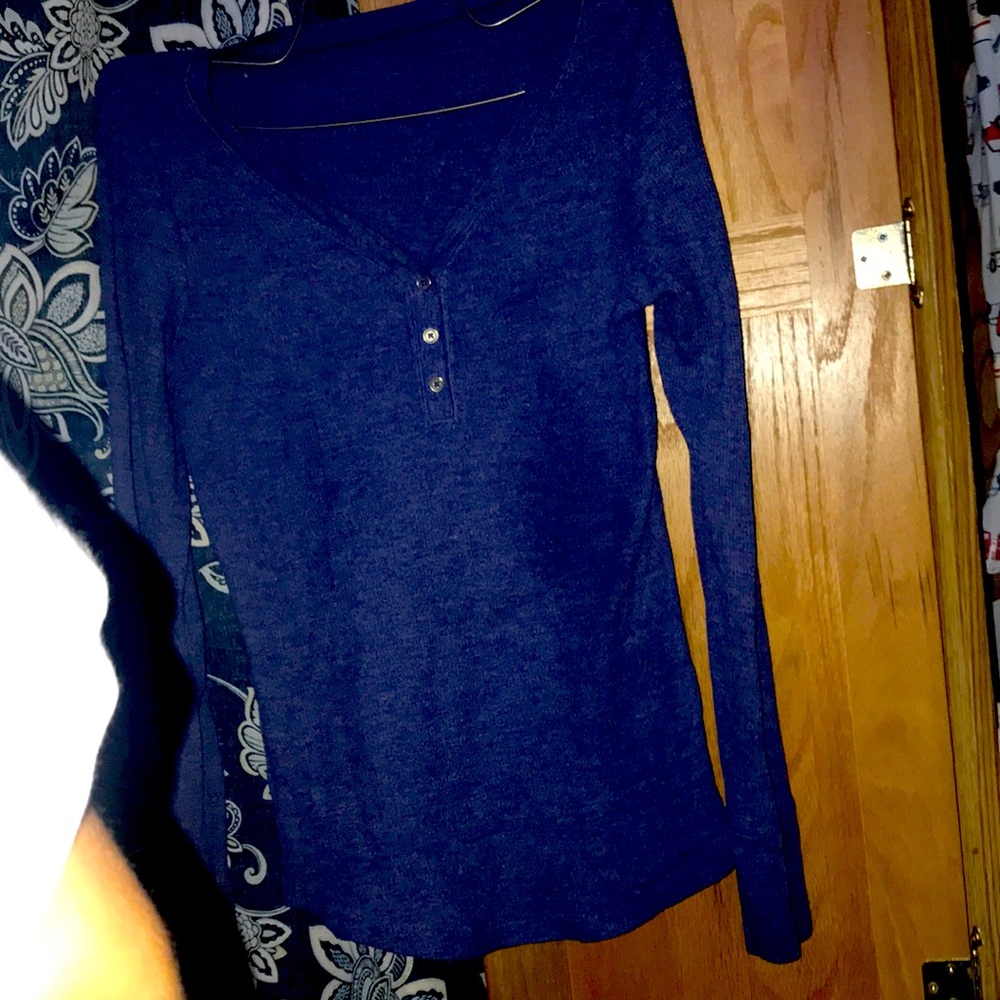 Woman’s long sleeve button up shirt